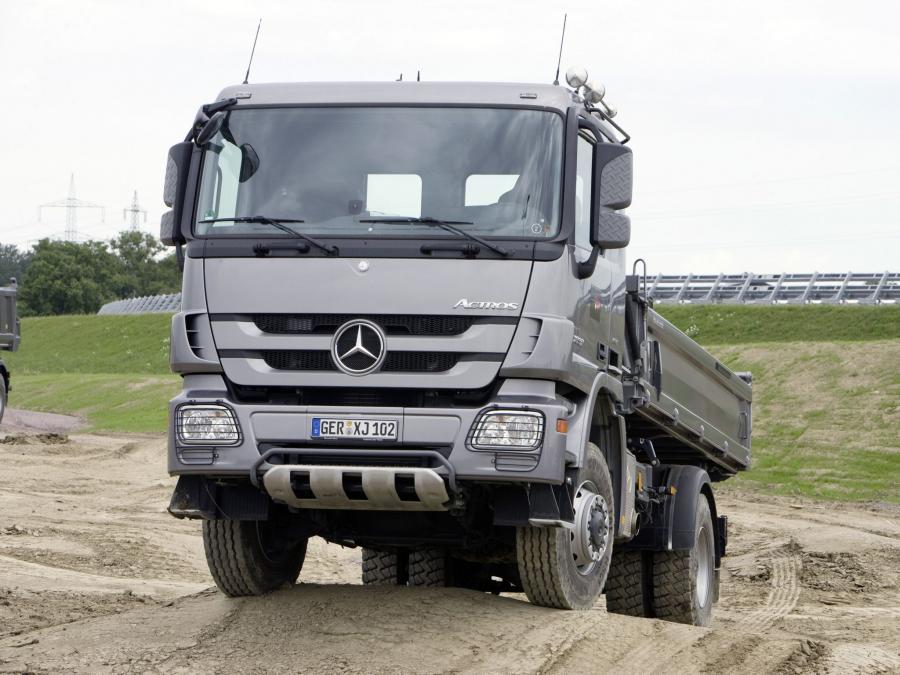  Mercedes-Benz Actros 1832 2009 года  (фото 2 из 6)